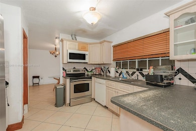 18890 SW 184th St, Miami, FL 33187 - photo 4