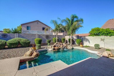 Pebbletec Pool With Water Feature
