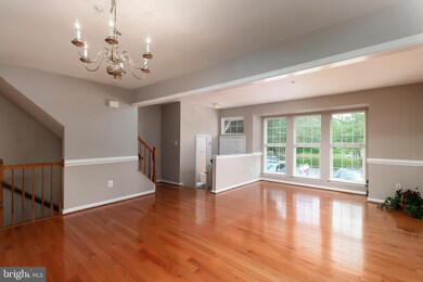 8706 Pine Meadows Dr, Odenton, MD 21113 - photo 4