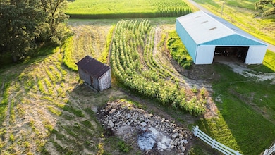 8991 Mckenzie Ln, Hollandale, WI 53544 - photo 5