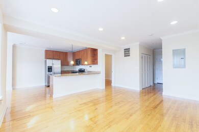 unlisted-address, Chicago, IL 60659 - photo 2