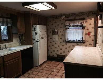 69 West St, Ludlow, MA 01056 - photo 3