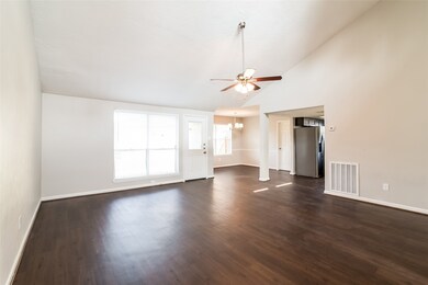 7327 Shady Vale Ln, Houston, TX 77040 - photo 2