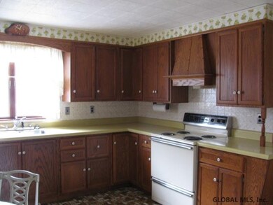 163 S Kingsboro Ave, Gloversville, NY 12078 - photo 6