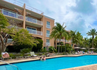 06_Beachside_Pool