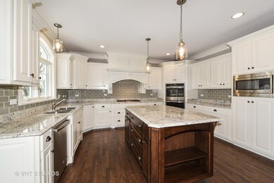 646 W Armitage Ave, Elmhurst, IL 60126 - photo 3