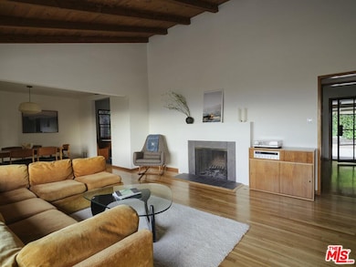 22655 Macfarlane Dr, Woodland Hills, CA 91364 - photo 5