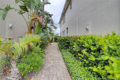 3047 Laurel Ridge Cir unit 3037, Riviera Beach, FL 33404 - photo 2