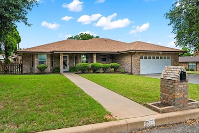 216 Edgewood Dr, Fredericksburg, TX 78624 - photo 3