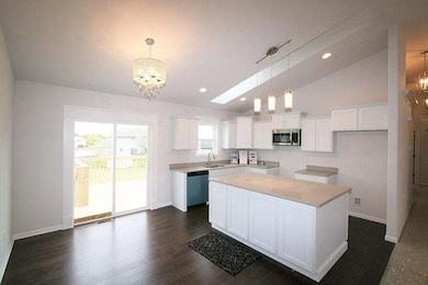 8301 Dylan Dr, Merrillville, IN 46410 - photo 3