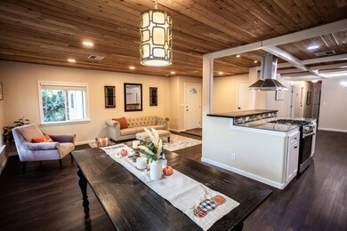 Formal Dining