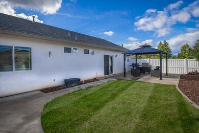 3255 Capricorn Way, Redding, CA 96002 - photo 2