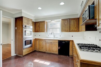 13738 Kingsride Ln, Houston, TX 77079 - photo 4