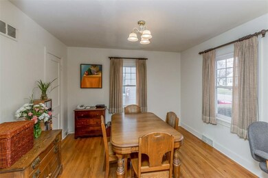 712 Knoll St SE, Cedar Rapids, IA 52403 - photo 3