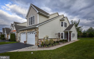 59 Griffith Miles Cir, Warminster, PA 18974 - photo 2