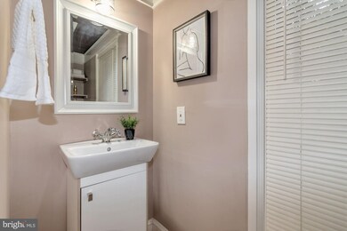 9320 Sudbury Rd, Silver Spring, MD 20901 - photo 7