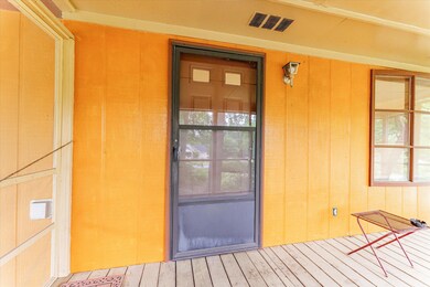 09-PS527663-HDR