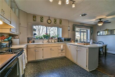 200 Azalea Woods Dr unit 5, 6, & 7, Hendersonville, NC 28792 - photo 5