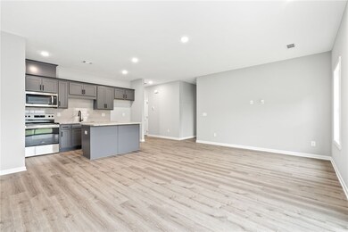 1122 Swift St, Opelika, AL 36801 - photo 4