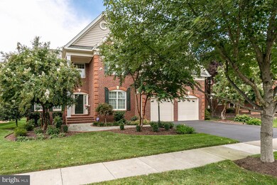 25327 Justice Dr, Chantilly, VA 20152 - photo 2