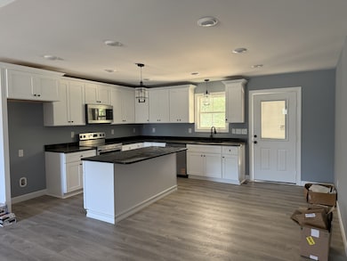 306 Cassie Dr, Lafayette, TN 37083 - photo 2