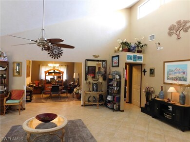 18' ceilings and SKYLIGHTS!