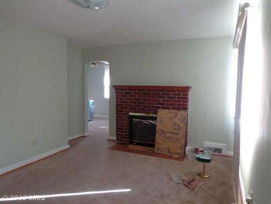 818 Talbert Ln, Hyattsville, MD 20783 - photo 4