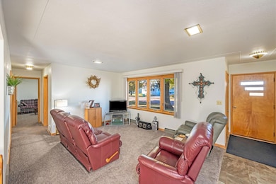 230 N Lindberg Ave, Dunnell, MN 56127 - photo 3