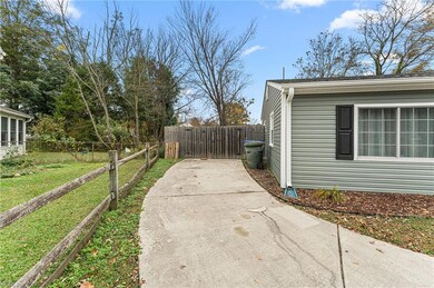 257 Exeter Rd, Newport News, VA 23602 - photo 4