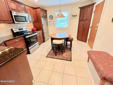 Spacious eat in kitchen