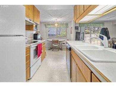 19885 SW Wright St, Beaverton, OR 97007 - photo 3