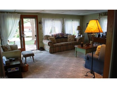 LOTS OF NATURAL LIGHT