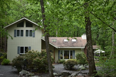 804 Whipple Tree Ct W, Hawley, PA 18428 - photo 2