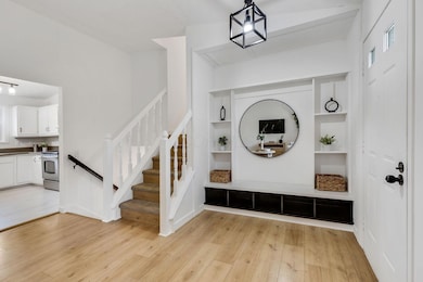 12-web-or-mls-12061HarmonRoad_Hommati102