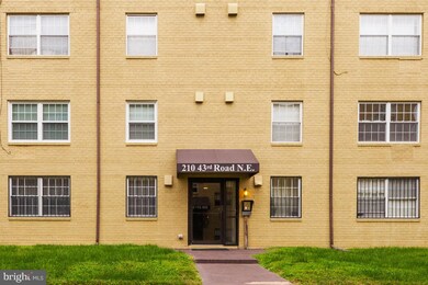 210 43rd Rd NE unit 303, Washington, DC 20019 - photo 2