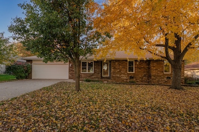 909 Erin Ct, Nixa, MO 65714 - photo 2