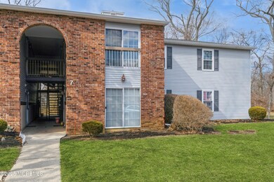 7-8 Seattle Ct unit 8, Freehold, NJ 07728 - photo 2