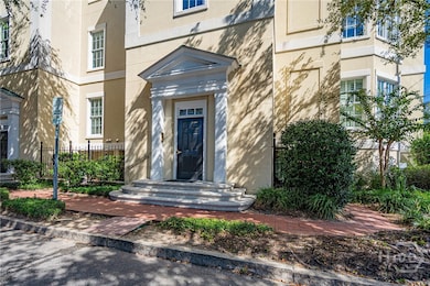 304 W Jones St, Savannah, GA 31401 - photo 3