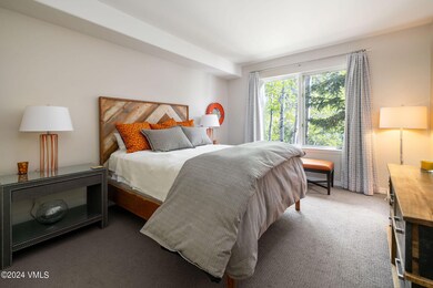 aspenwood_lodge_209_interior_bed02