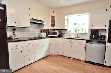 307 1st St, Slatington, PA 18080 - photo 5