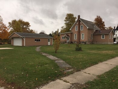 324 S 3rd Ave, Chenoa, IL 61726 - photo 5