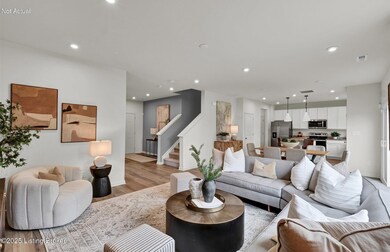 2019 Lyndon Green Cir, Lyndon, KY 40242 - photo 4