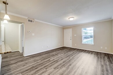 1600 W T C Jester Blvd unit 25, Houston, TX 77008 - photo 2