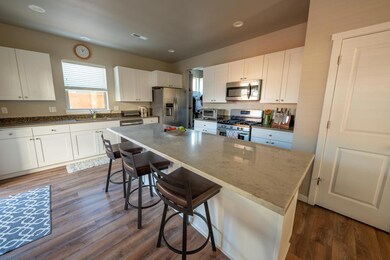 20774 SE Hollis Ln, Bend, OR 97702 - photo 5