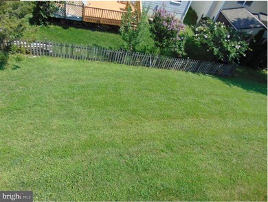 14911 Meanderwood Ln, Burtonsville, MD 20866 - photo 2