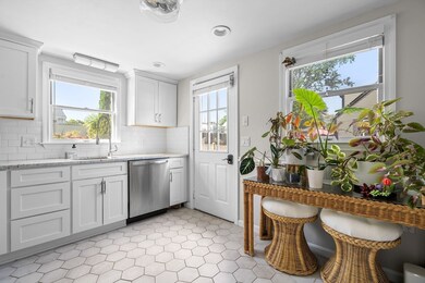 94 Hibiscus Ave, Weymouth, MA 02188 - photo 6