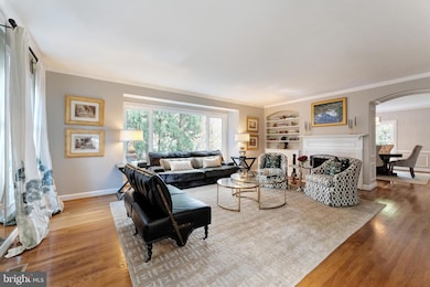 706 Blueberry Hill Rd, McLean, VA 22101 - photo 2