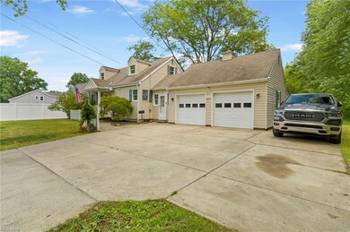 25880 Myrtle Ave, Olmsted Falls, OH 44138 - photo 3