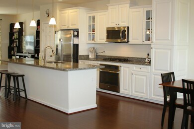 9069 Christopher Ln, Manassas Park, VA 20111 - photo 6