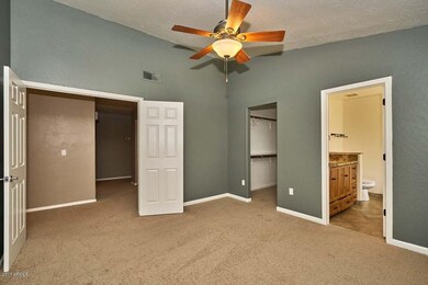 Master Bedroom2